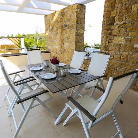 Villa #Luxlikehome Sanni Renaissance Kassandra