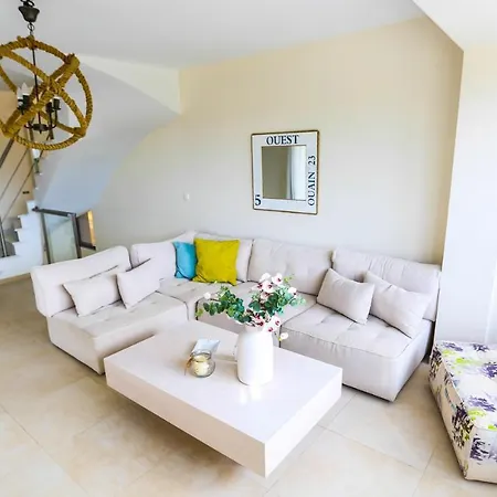 Villa #Luxlikehome Sanni Renaissance Kassandra